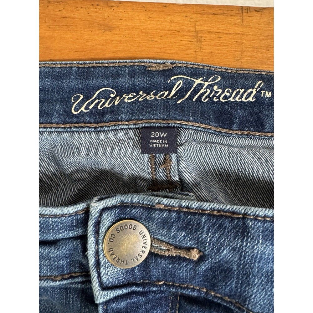 Universal Thread plus size stretchy soft jeans size 20W med wash - Picture 4 of 8